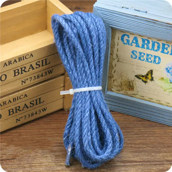 DIY Crafts and Cat Toys (10m) - In Paw Store